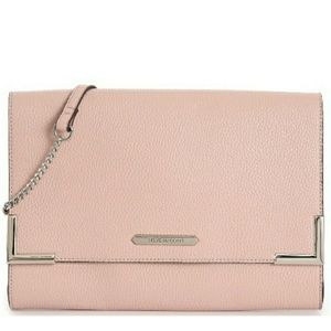 🆕️ STEVEMADDEN BSHANNON CLUTCH COLOR IS LIGHTPINK